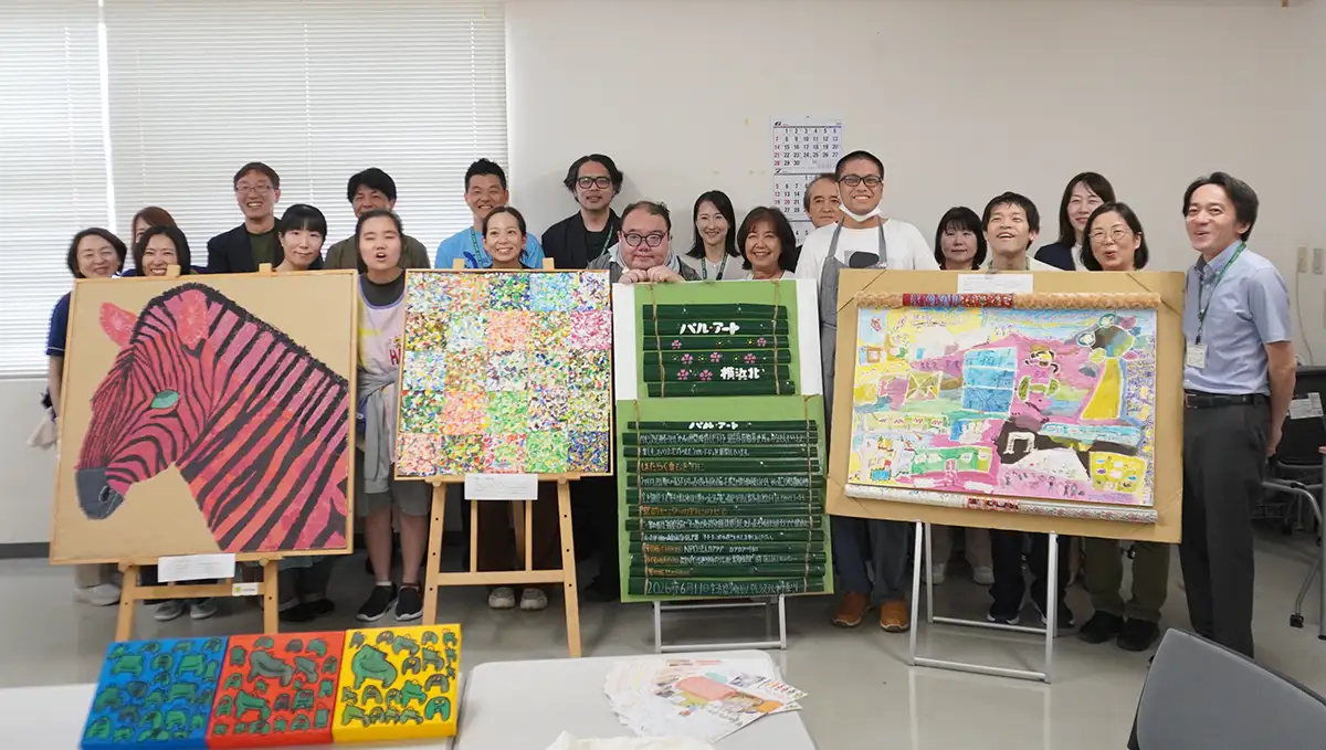 障害者アーティストの作品展示　横浜市の配送センターで披露目会　パルシステム神奈川
