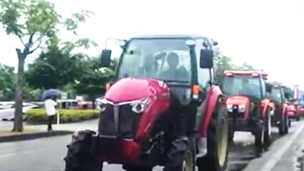 「農村破壊の政治、転換を」　新潟で「百姓一揆」デモ　雨ついて農家ら220人