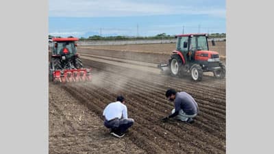 集落営農法人の多様な技術導入を　水稲の乾田直播作業を実施