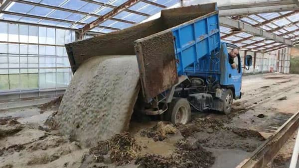 土壌の発酵脱臭　家畜糞尿や不完全な堆肥による悪臭が広がる地域に向けて事業開始　JET