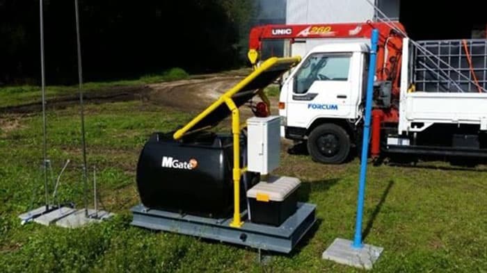 家畜伝染病防止に　簡易車両消毒ゲート「M gate」シリーズ販売　refactory