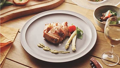 神奈川オリジナル鶏ブランド「丹沢滋黒軍鶏」通販開始　山路フードシステム