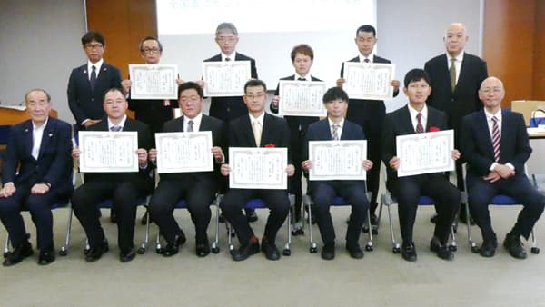 生産者に安心を　上級オペレーター10人を認定　全国ＣＥ協議会