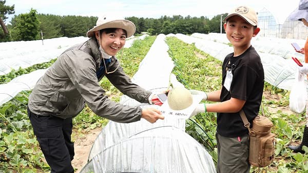 親子でメロンの収穫体験＆第1回あぐりスクール　ＪＡ鶴岡