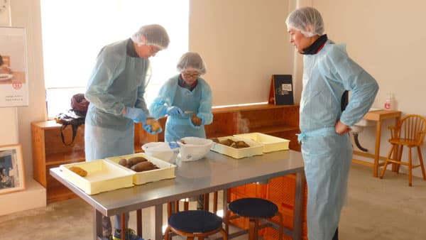 干し芋生産の独壇場・茨城の最近の話題　残さ利用で焼酎作りや「ほしいも神社」も