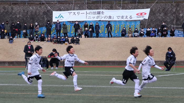 ＪＡ全農杯全国小学生選抜サッカー大会　関西はヴィッセル神戸U―12が優勝