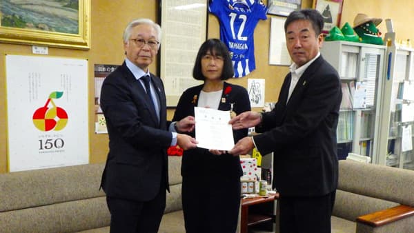 山形県へ松くい虫被害対策に関する要請書提出　ＪＡ鶴岡とＪＡそでうら