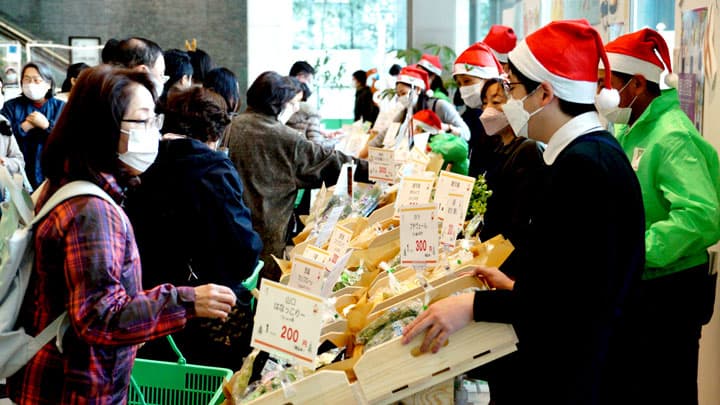 鍋もののマルシェ賑わう　今年最後のＪＡ共済マルシェ