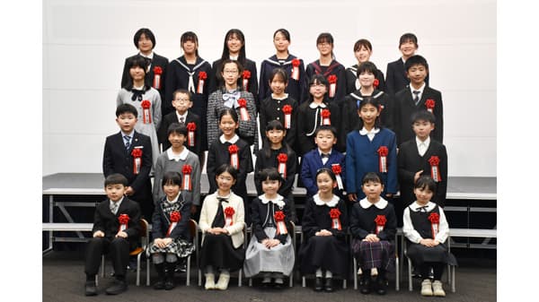 優れた作品に圧倒　受賞に誇り持って　ＪＡ共済　書道・交通安全ポスターコンクール表彰式