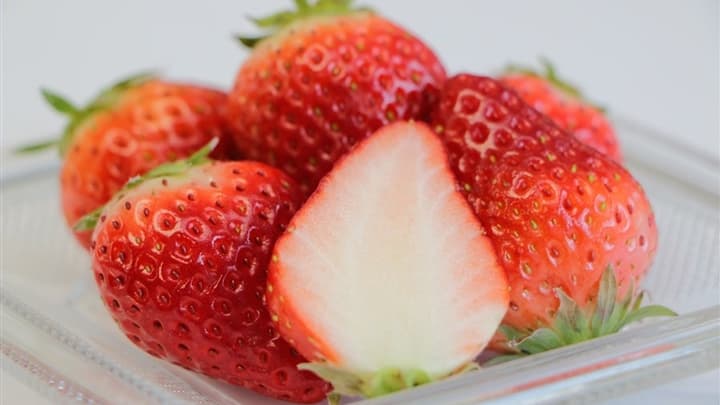 糖度が高く、香りが強い岐阜の大粒いちご「華かがり」販売中　ＪＡタウン