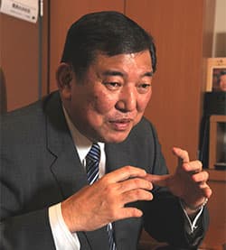 【インタビュー・石破茂・前地方創生担当相（元農相）に聴く】農協は地域を担う 役割もっと発揮を（上）