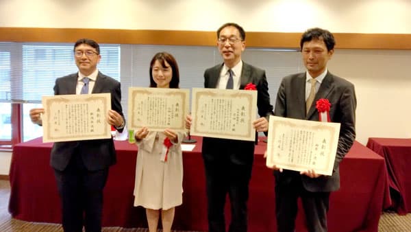 第37回農業ジャーナリスト賞４氏を表彰