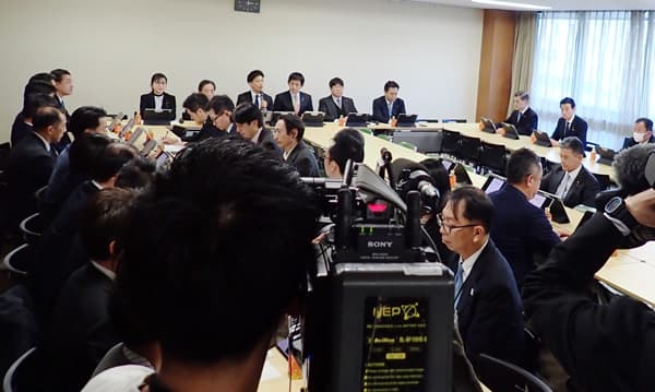 メガソーラー支援、2027年度に「廃止」　政府・自民党　「地域共生型」へ転換図る