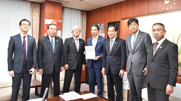 農業予算の増額　日米協議「毅然と対応を」　農相に要請　ＪＡグループトップ