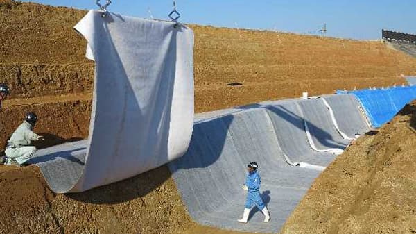 全国初「ため池ベントナイトシート工法設計・施工マニュアル」策定