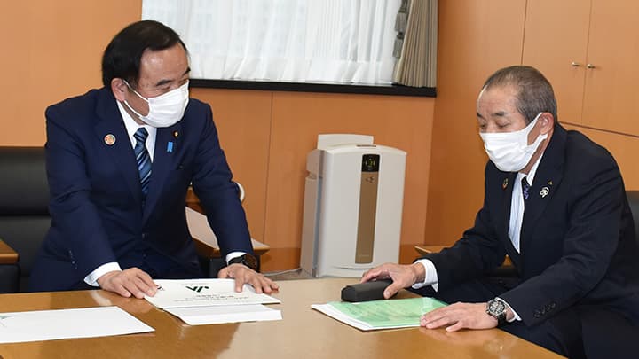 地方創生　女性の力が重要－坂本担当相と中家全中会長が会談
