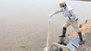 水田に入らず除草剤散布　楽粒（らくりゅう）使用で楽を体験！　北興化学工業