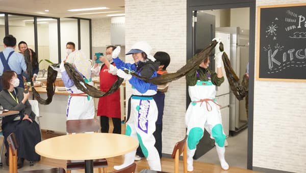 北海道えりも産昆布をカレーや春巻きで堪能　職員向け料理教室開催　パルシステム連合会