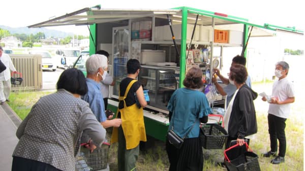 宮若市・郵便局と連携「買い物難民」を救う移動販売を開始　グリーンコープ生協ふくおか