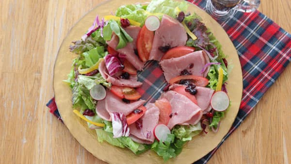 季節限定「クリスマスに作ろう リースサラダ」16日から発売　サラダクラブ