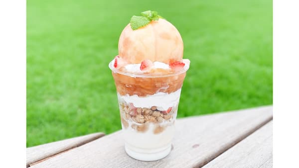 岡山の農園カフェ湯郷で夏季限定「まるごと白桃パフェ」など新登場