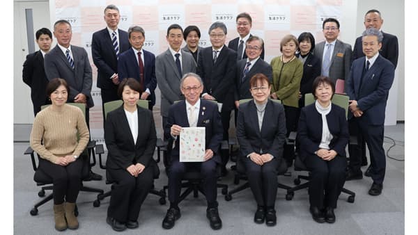 首里城再建　組合員からのカンパ金に感謝　沖縄県知事が生活クラブに来訪