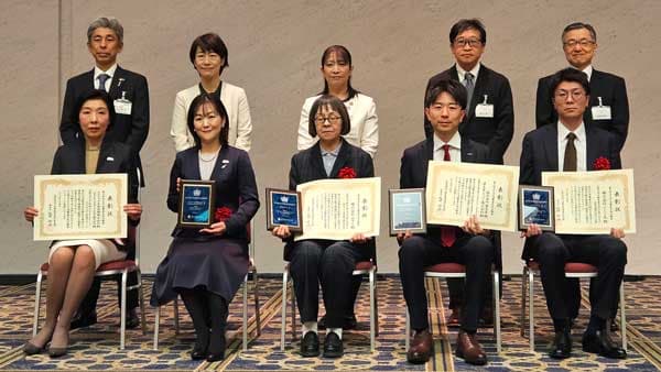 「ACAP消費者志向活動表彰」移動スーパー「とくし丸」が消費者志向活動章を受賞