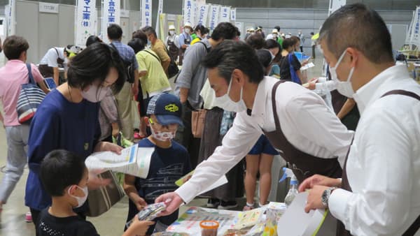 メーカー、生産者が交流「商品展示試食会」開催　パルシステム福島