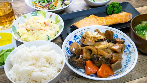 食品ロス削減へ"3分の1ルール"見直しなど経営層に強力要請へ　子ども食堂などへの寄附推進も