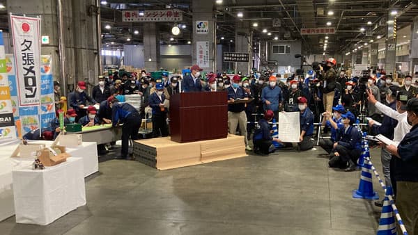 6月6日はメロンの日「北海道夕張メロンソーダ」期間限定で販売中　ポッカサッポロ