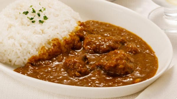 ブランド豚「米の娘ぶた」のオリジナルカレーをリニューアル　大商金山牧場