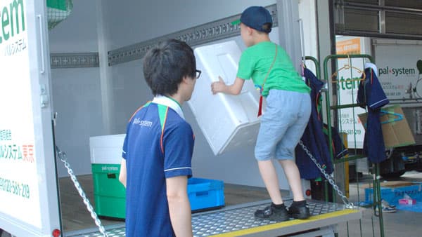 配送センターを地域へ開放　生協の宅配商品　試食販売　パルシステム東京