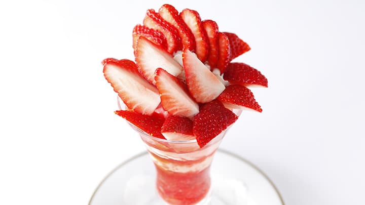 旬のいちご4種のスペシャルパフェを期間限定で　資生堂パーラー