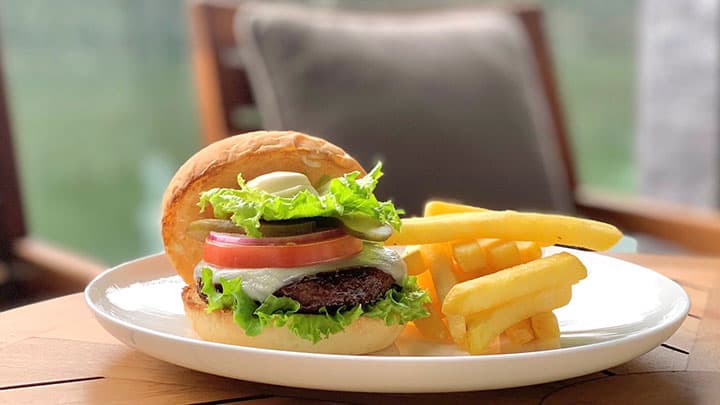 ネクストミーツの代替肉　パレスホテル東京がバーガーメニューに採用