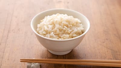 麦ごはんで食育　子どもの便秘問題解消へ始動　はくばく×日本トイレ研究所