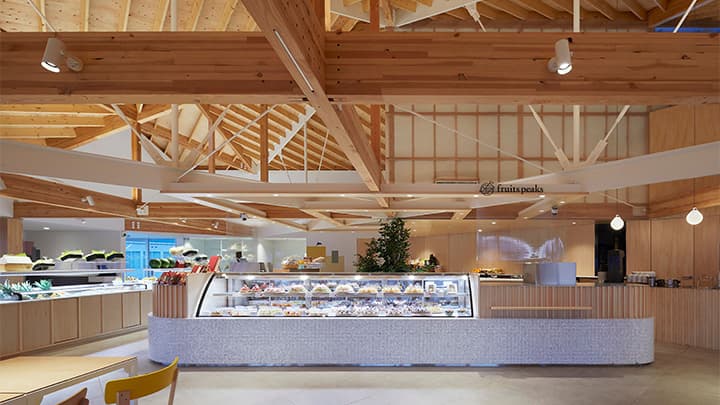 最高級ランク「特秀」桃み使用「まるごと桃パフェ」販売開始　フルーツピークス