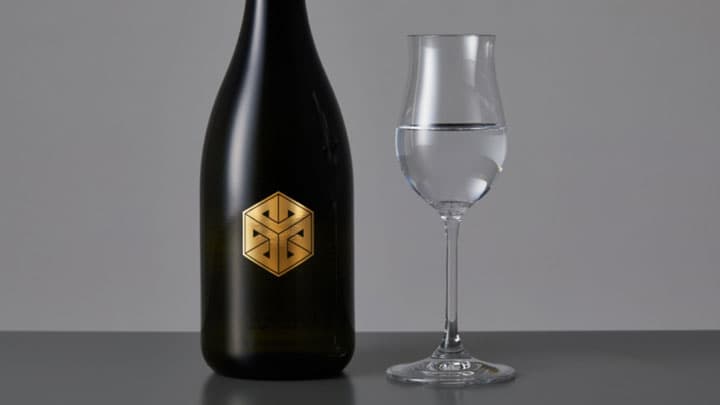 搾りたて生原酒「楯野川無我 ブラックボトル」数量限定販売　楯の川酒造