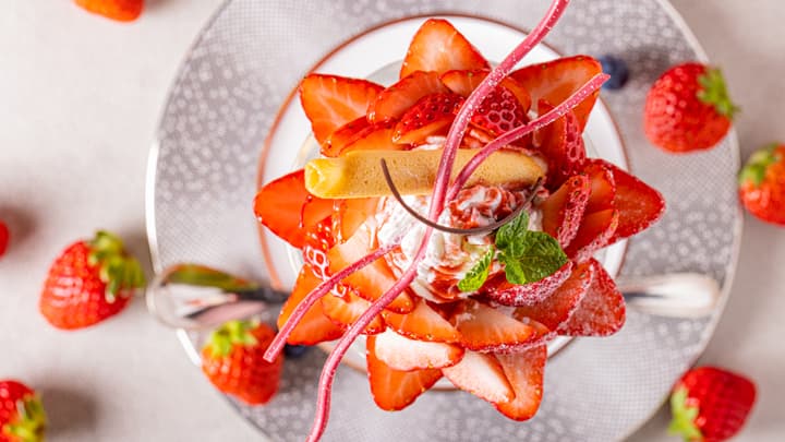 伊豆産「紅ほっぺ」のいちごパフェ　期間限定で発売　伊豆今井浜東急ホテル