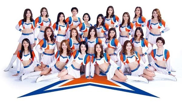 佐渡の農業コンソーシアム"アルビレックスチアリーダーズ"が最新型畦畔草刈機を体験