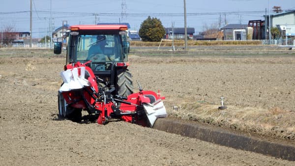 畦塗りも自動化　99万円からの後付け自動操舵システムを販売　トミタモータース