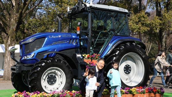 ファーマーズ＆キッズフェスタ2025　好天で多数の参加者　井関農機は農業機械体験