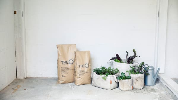 微生物による自然循環を家庭菜園用土で　完全有機土「ジオ」新発売　クレイ