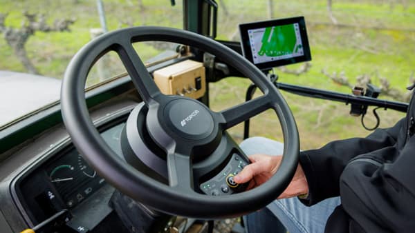 導入しやすいエントリーモデル　農機の自動操舵システム「ValueLine」発売　トプコン