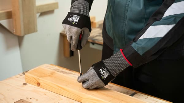 プロ向け作業用手袋「マイクログリップシリーズ」4商品を新発売　ショーワグローブ