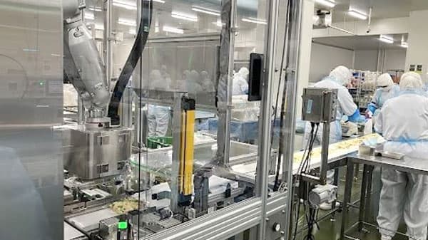 「惣菜用ふた閉めロボット」安川電機と共同開発　キユーピーグループ