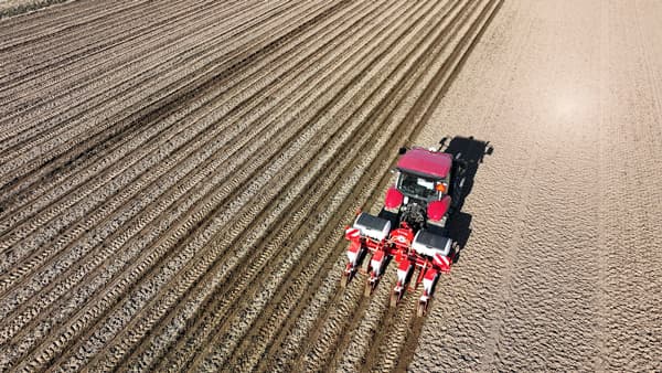 直進アシスト機能搭載　トラクター「YT4R/5R」発売　ヤンマーアグリ