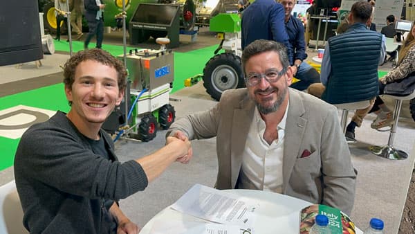 完全電動農業ロボット「Adam」で欧州農業自動化、DXへ　AG GROUPと提携　輝翠