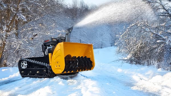 遠隔操作可能な除雪機「ユキゾー」発売記念30％OFFセール開催　SUNGA