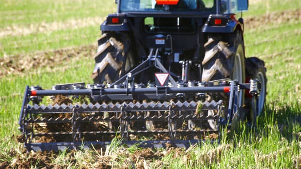 国産初のショートディスクハロー「KUSANAGI」を初出荷　三菱マヒンドラ農機