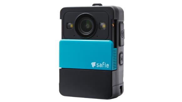 屋内外で使える新感覚のウェアラブルクラウドカメラ提供開始　セーフィー